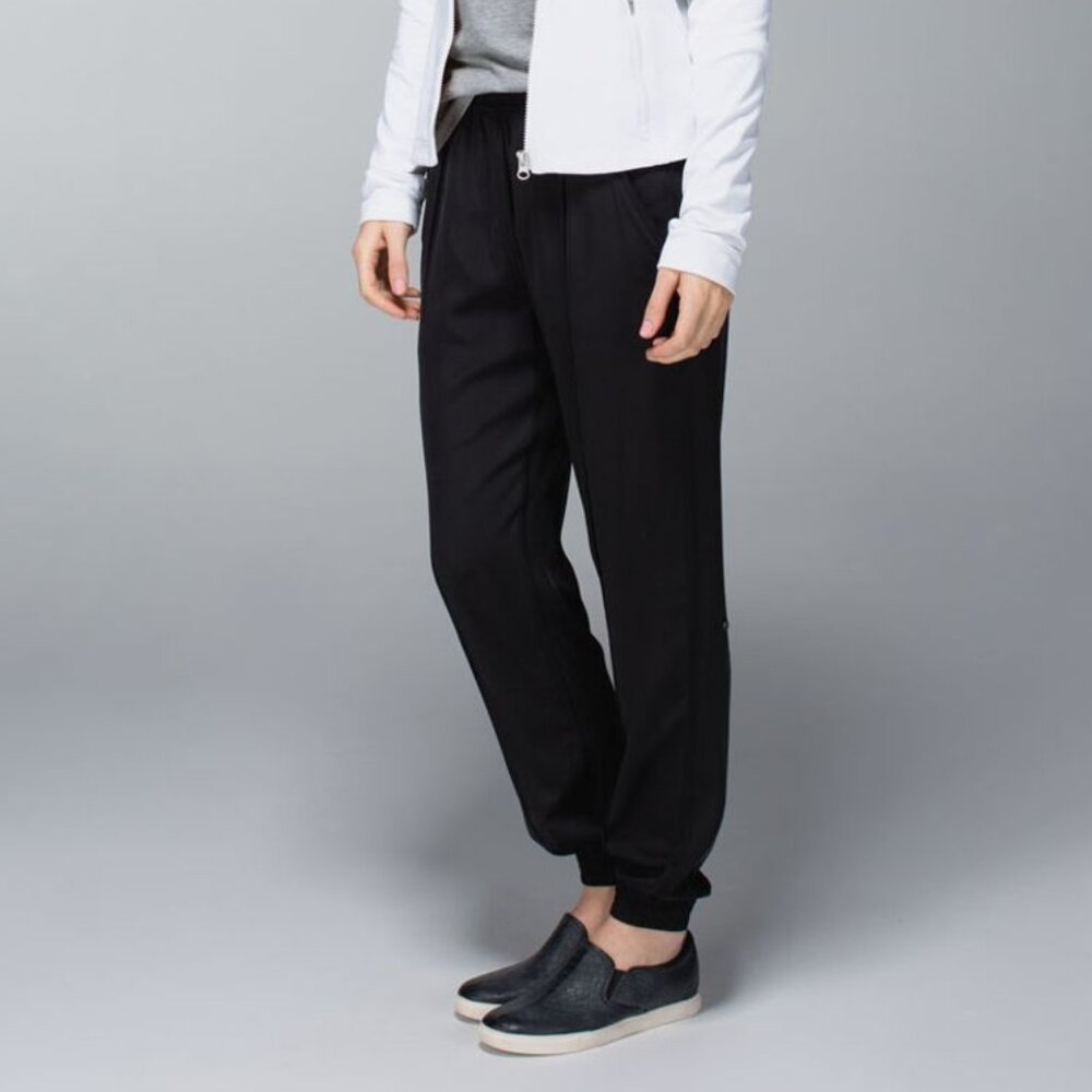 💙💖 Lululemon Black Mat to Street Pant